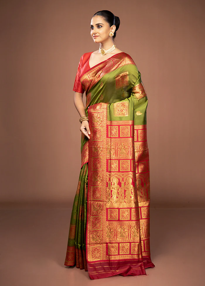 Green Dupion Silk Saree With Blouse Piece - Image 4