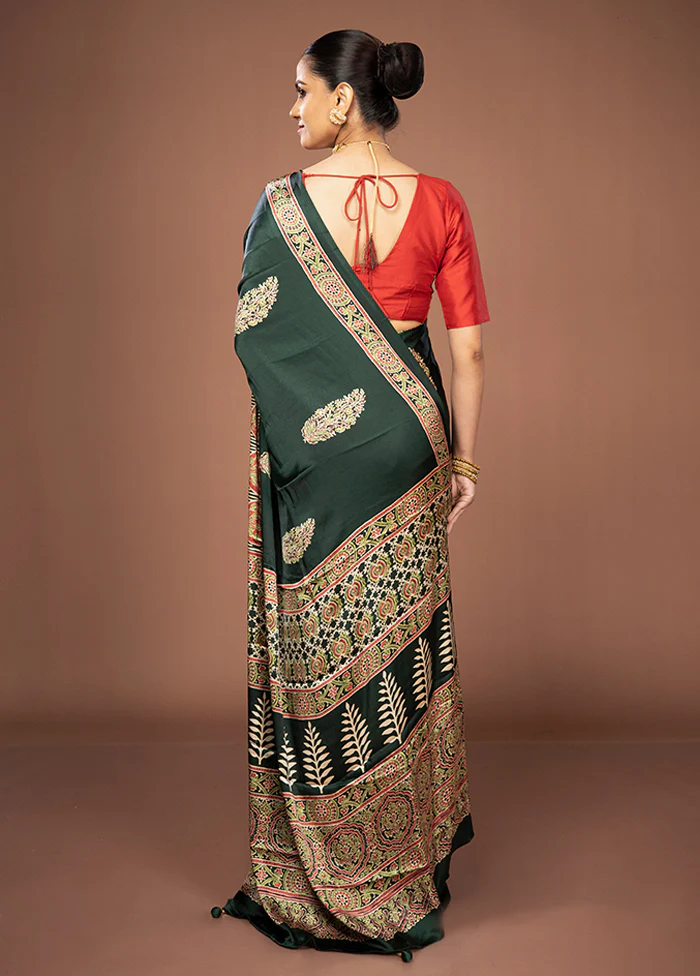 Green Dupion Silk Saree With Blouse Piece - Image 3