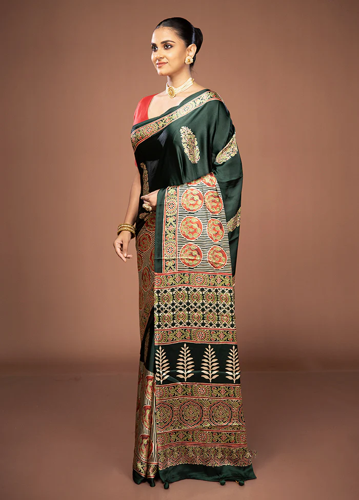 Green Dupion Silk Saree With Blouse Piece - Image 4