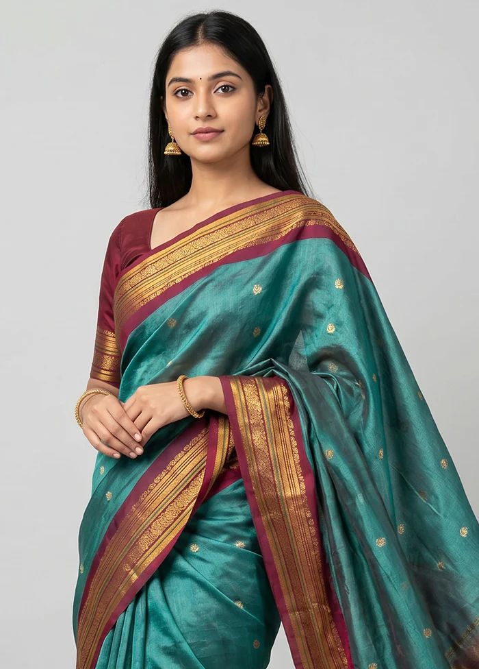 Green Gadwal Pure Silk Saree Without Blouse Piece - Image 2