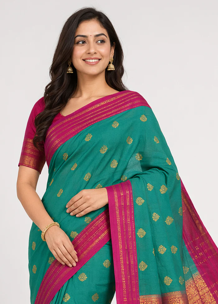 Green Gadwal Silk Saree Without Blouse Piece - Image 2