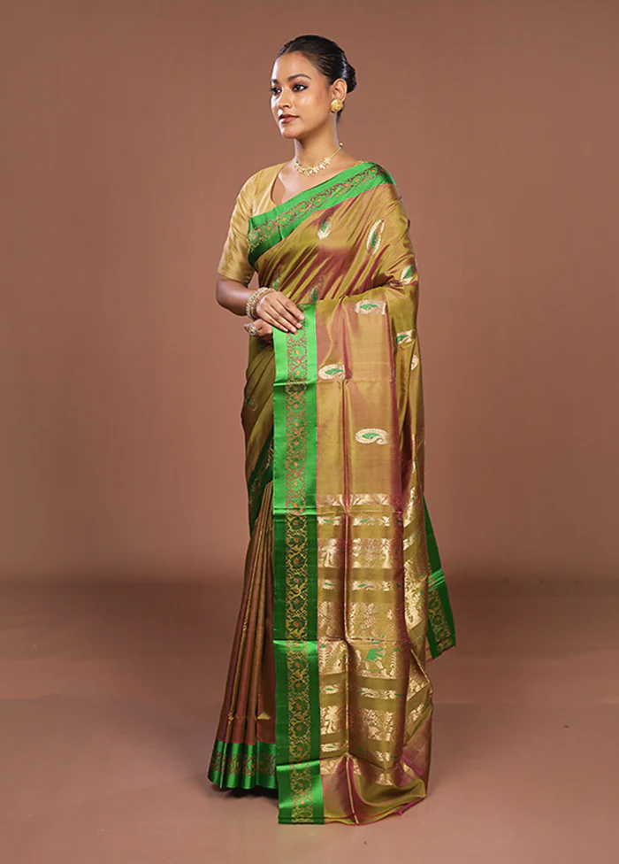Green Garad Pure Silk Saree Without Blouse Piece - Image 4