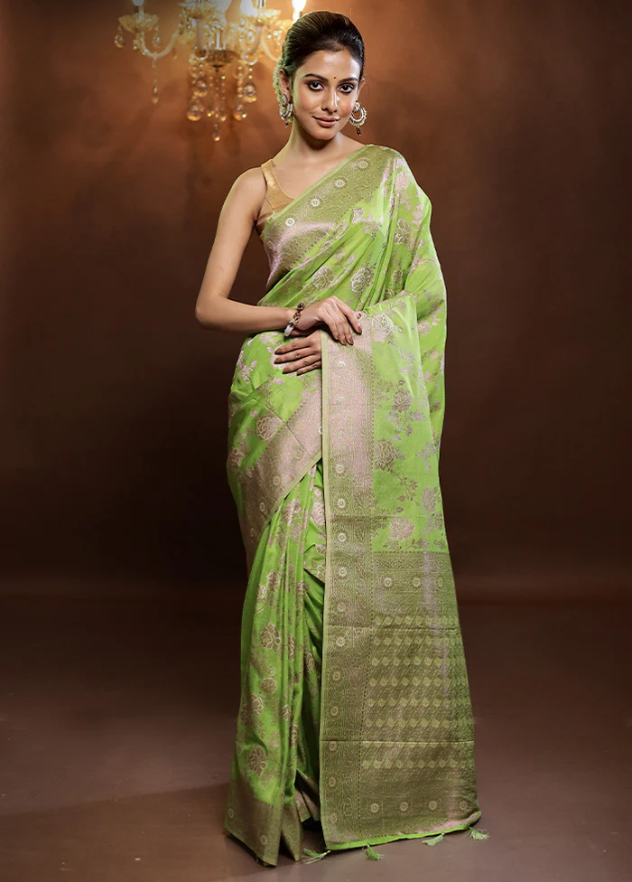 Green Georgette Saree With Blouse Piece - Image 2