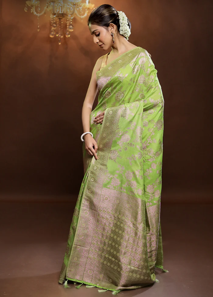 Green Georgette Saree With Blouse Piece - Image 4
