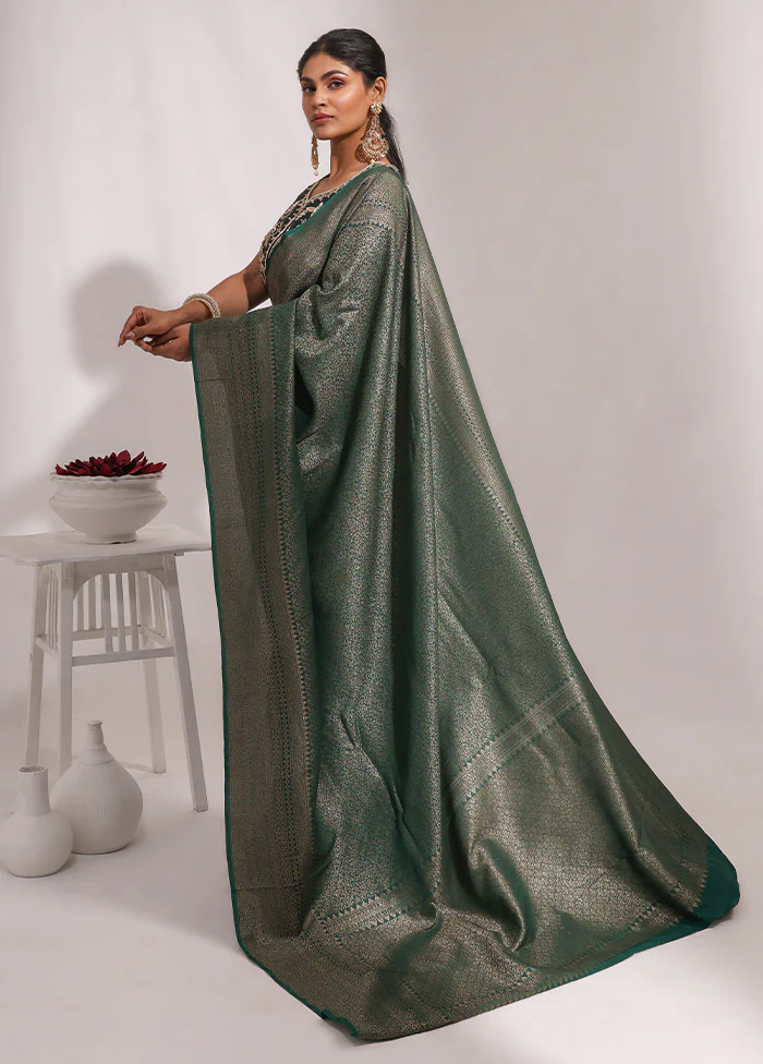 Green Georgette Saree With Blouse Piece - Image 4