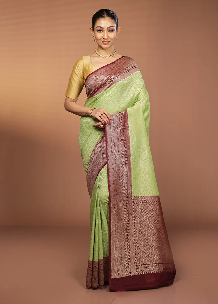 Green Georgette Saree With Blouse Piece - Image 2