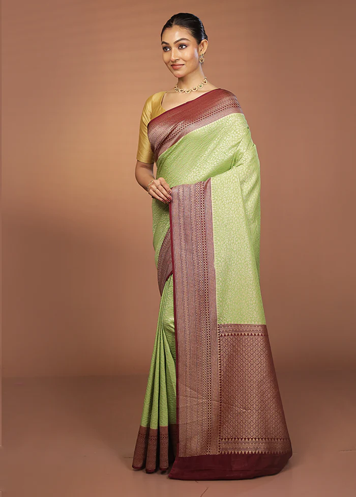 Green Georgette Saree With Blouse Piece - Image 4