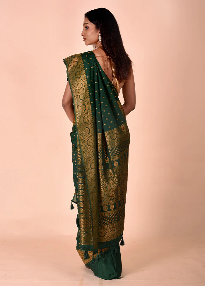 Green Georgette Saree With Blouse Piece - Image 3