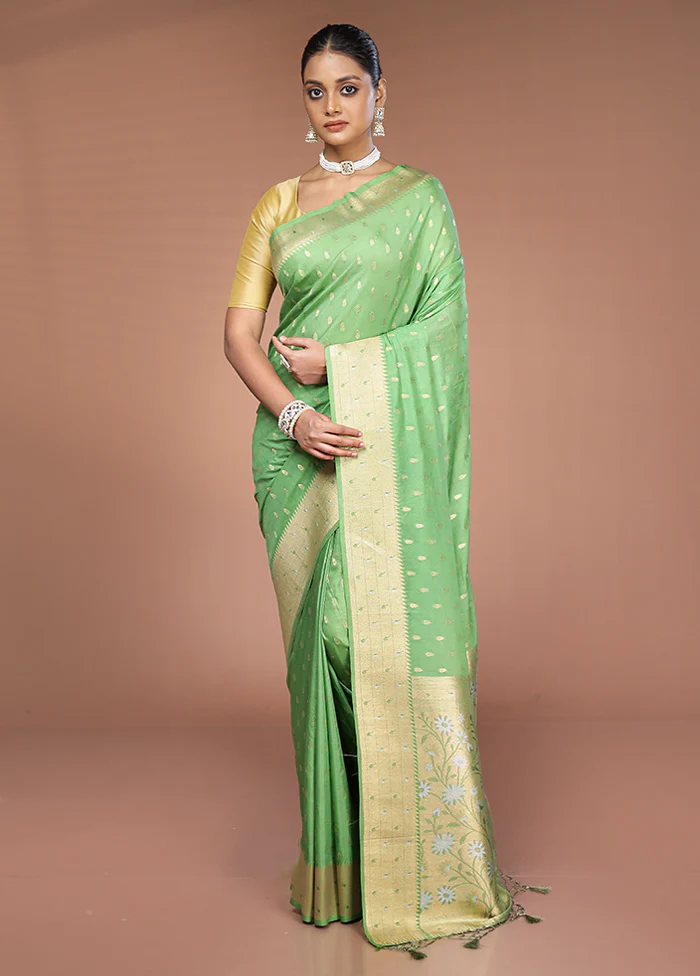 Green Georgette Saree With Blouse Piece - Image 2