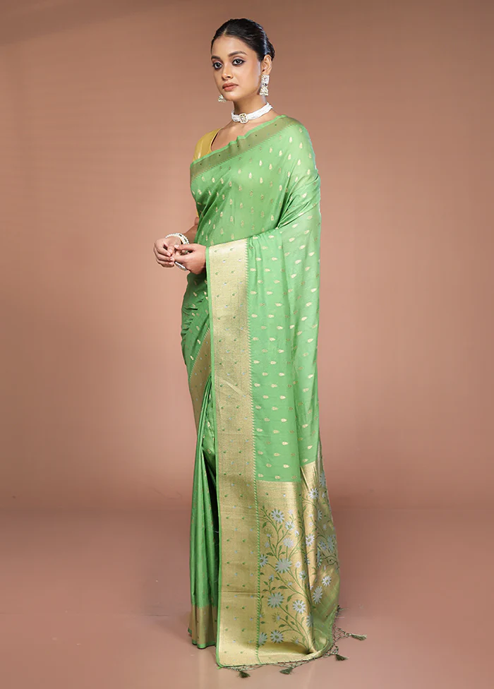 Green Georgette Saree With Blouse Piece - Image 4