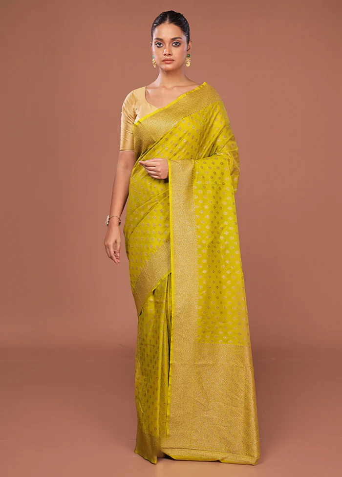 Green Georgette Saree With Blouse Piece - Image 2