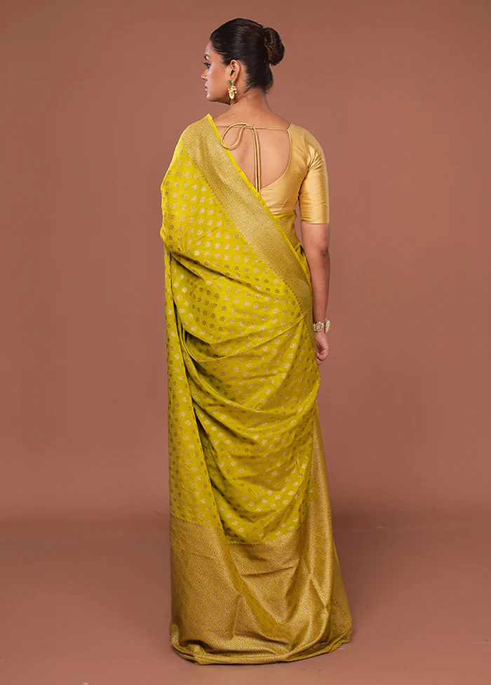 Green Georgette Saree With Blouse Piece - Image 3