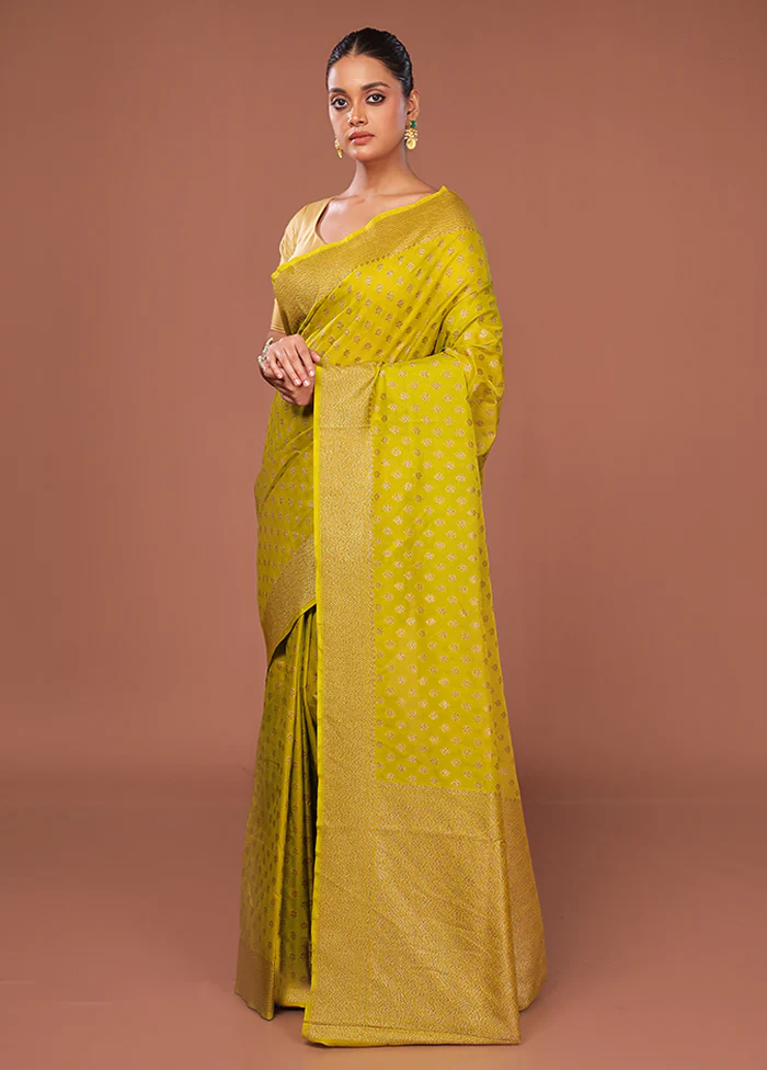 Green Georgette Saree With Blouse Piece - Image 4