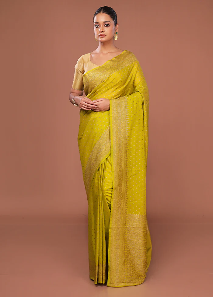 Green Georgette Saree With Blouse Piece - Image 2