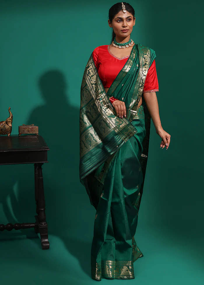 Green Handloom Baluchari Pure Silk Saree With Blouse Piece - Image 2