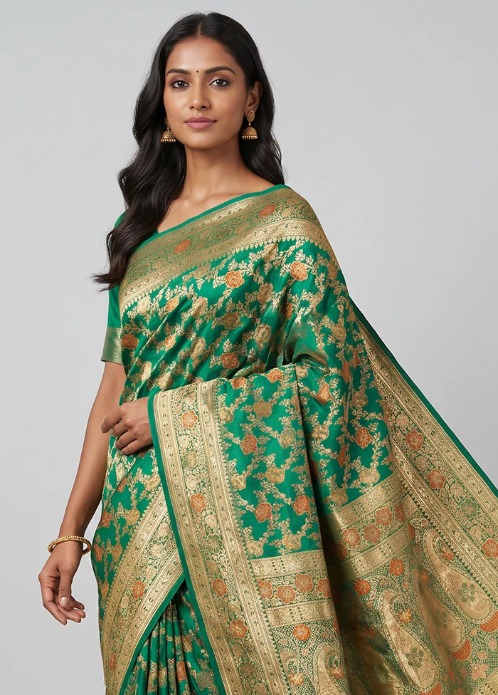 Green Handloom Banarasi Pure Silk Saree With Blouse Piece - Image 2