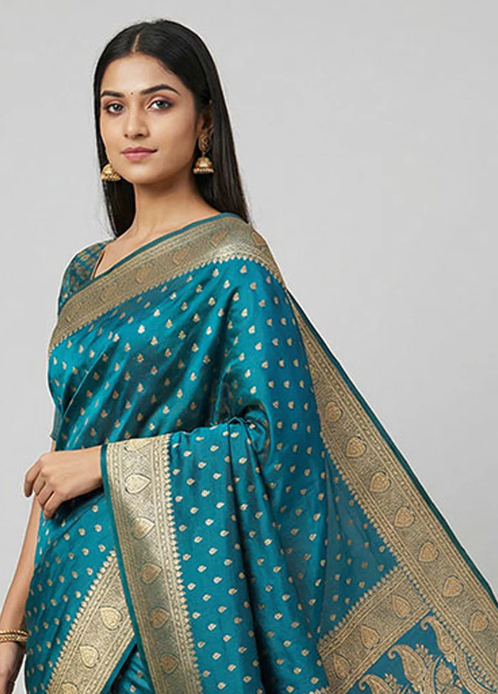 Green Handloom Banarasi Pure Silk Saree With Blouse Piece - Image 2