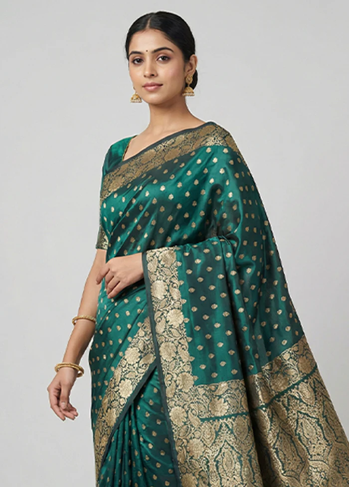Green Handloom Banarasi Pure Silk Saree With Blouse Piece - Image 2