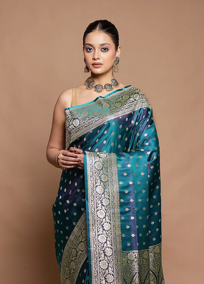 Green Handloom Banarasi Pure Silk Saree With Blouse Piece - Image 2