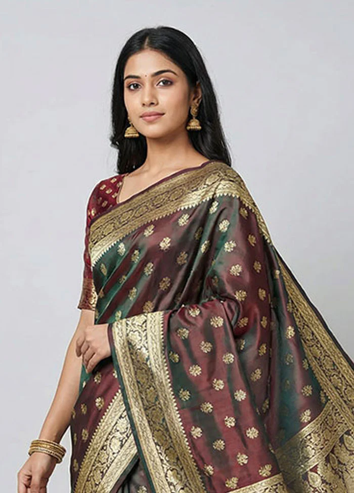 Green Handloom Banarasi Pure Silk Saree With Blouse Piece - Image 2