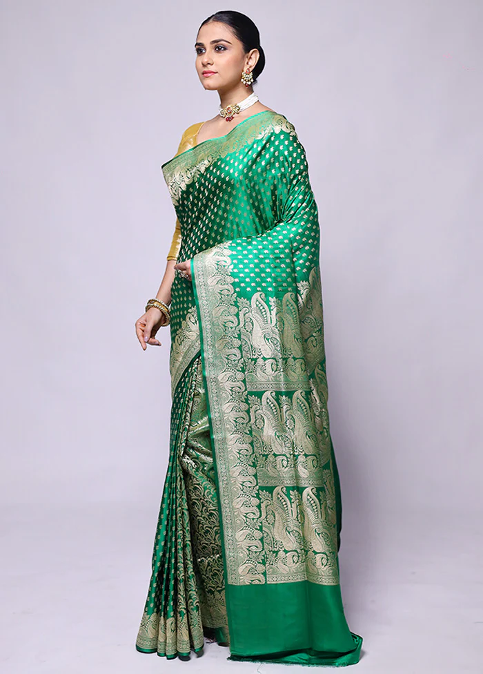 Green Handloom Banarasi Pure Silk Saree With Blouse Piece - Image 4