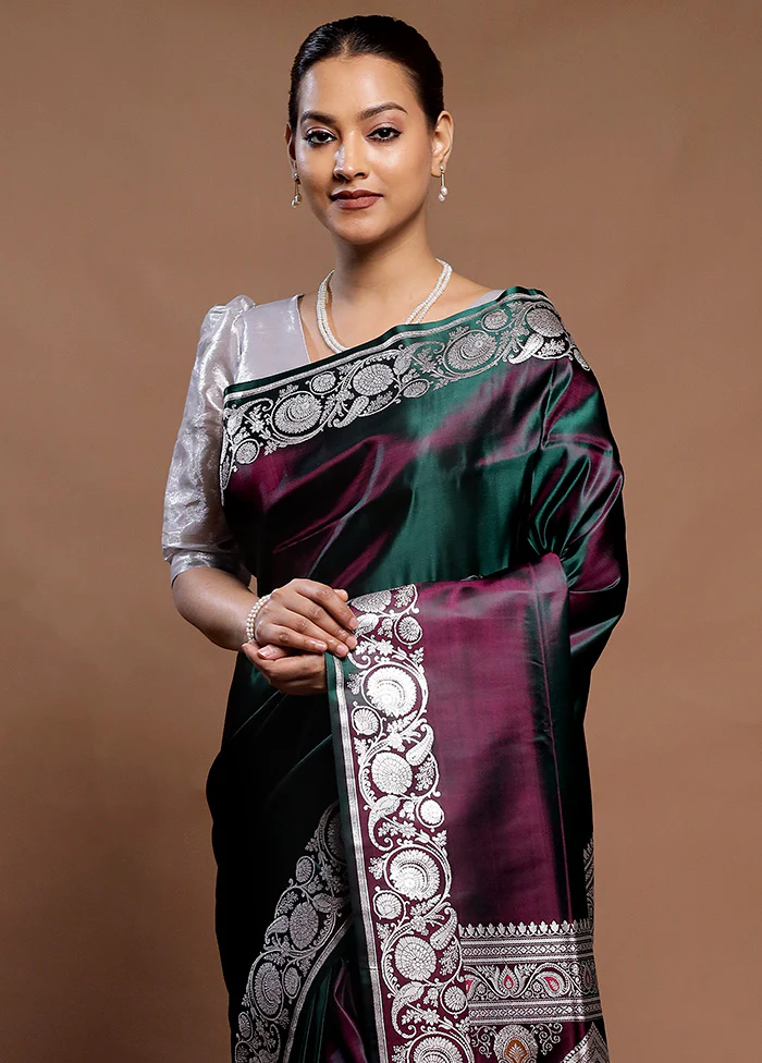 Green Handloom Banarasi Pure Silk Saree With Blouse Piece - Image 2