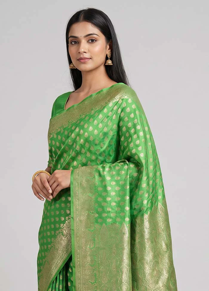 Green Handloom Banarasi Pure Silk Saree With Blouse Piece - Image 2