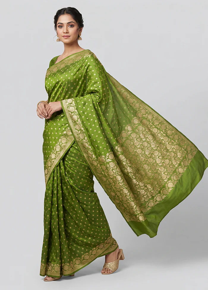 Green Handloom Banarasi Pure Silk Saree With Blouse Piece