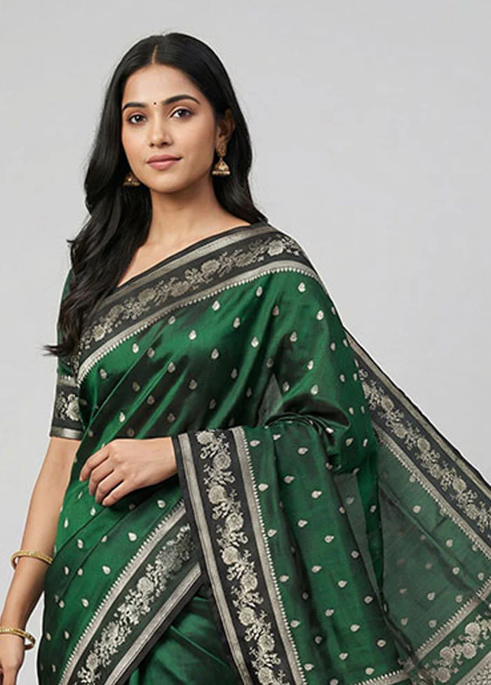 Green Handloom Banarasi Pure Silk Saree With Blouse Piece - Image 2