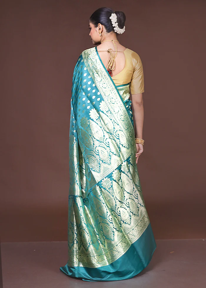 Green Handloom Banarasi Pure Silk Saree With Blouse Piece - Image 3