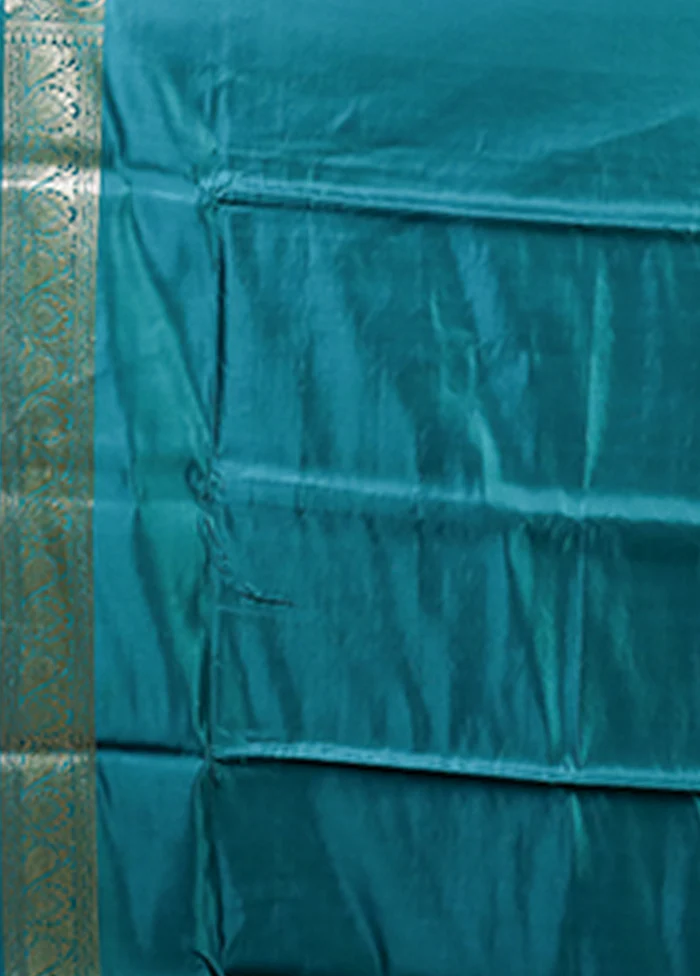 Green Handloom Banarasi Pure Silk Saree With Blouse Piece - Image 5