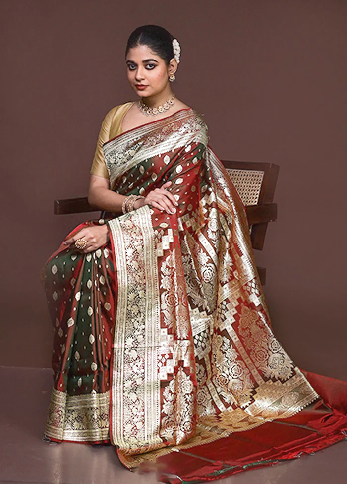 Green Handloom Banarasi Pure Silk Saree With Blouse Piece - Image 4