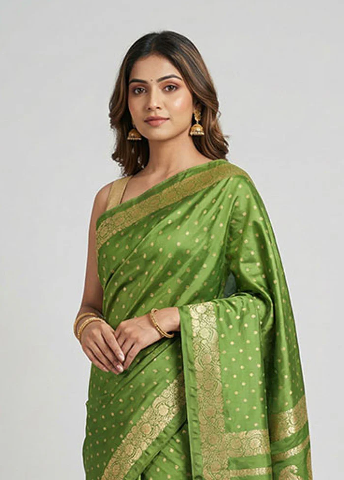 Green Handloom Banarasi Pure Silk Saree With Blouse Piece - Image 2