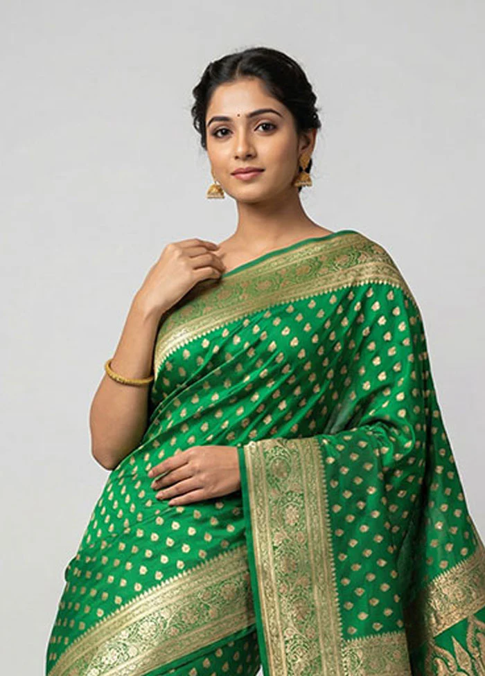 Green Handloom Banarasi Pure Silk Saree With Blouse Piece - Image 2