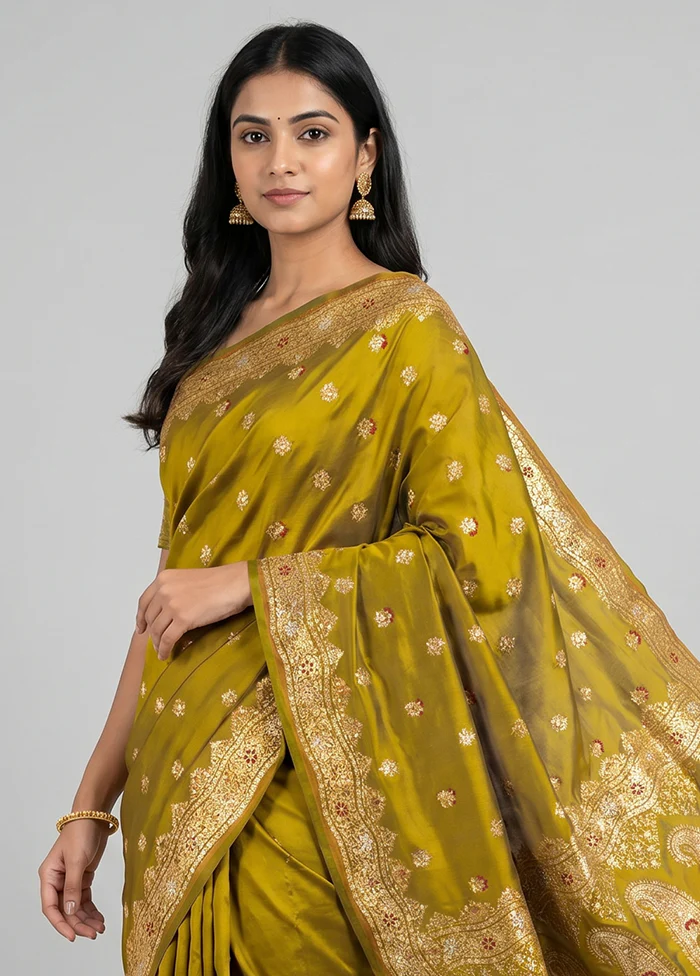 Green Handloom Banarasi Pure Silk Saree With Blouse Piece - Image 2