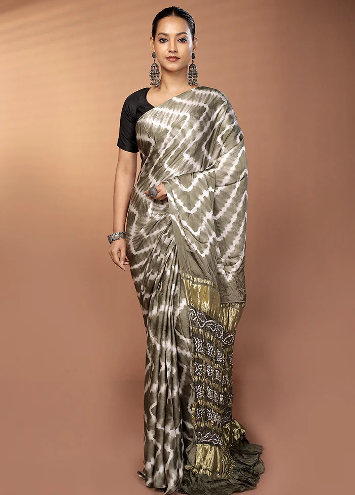 Green Handloom Bandhej Pure Silk Saree With Blouse Piece - Image 2