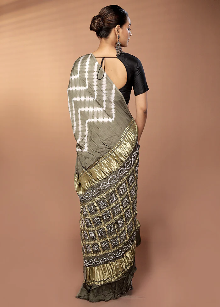 Green Handloom Bandhej Pure Silk Saree With Blouse Piece - Image 3