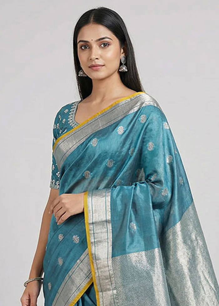 Green Handloom Chanderi Pure Silk Saree With Blouse Piece - Image 2