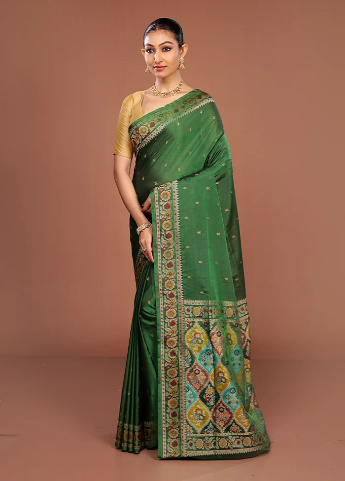 Green Handloom Jamewar Pure Silk Saree With Blouse Piece - Image 4