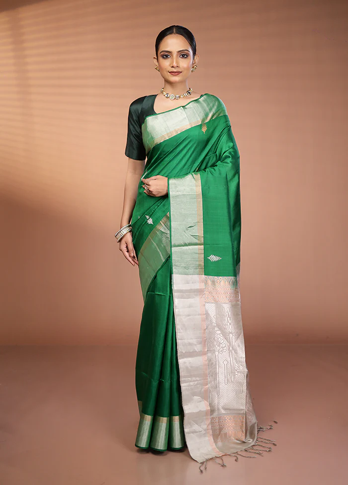 Green Handloom Kanchipuram Pure Silk Saree With Blouse Piece - Image 2