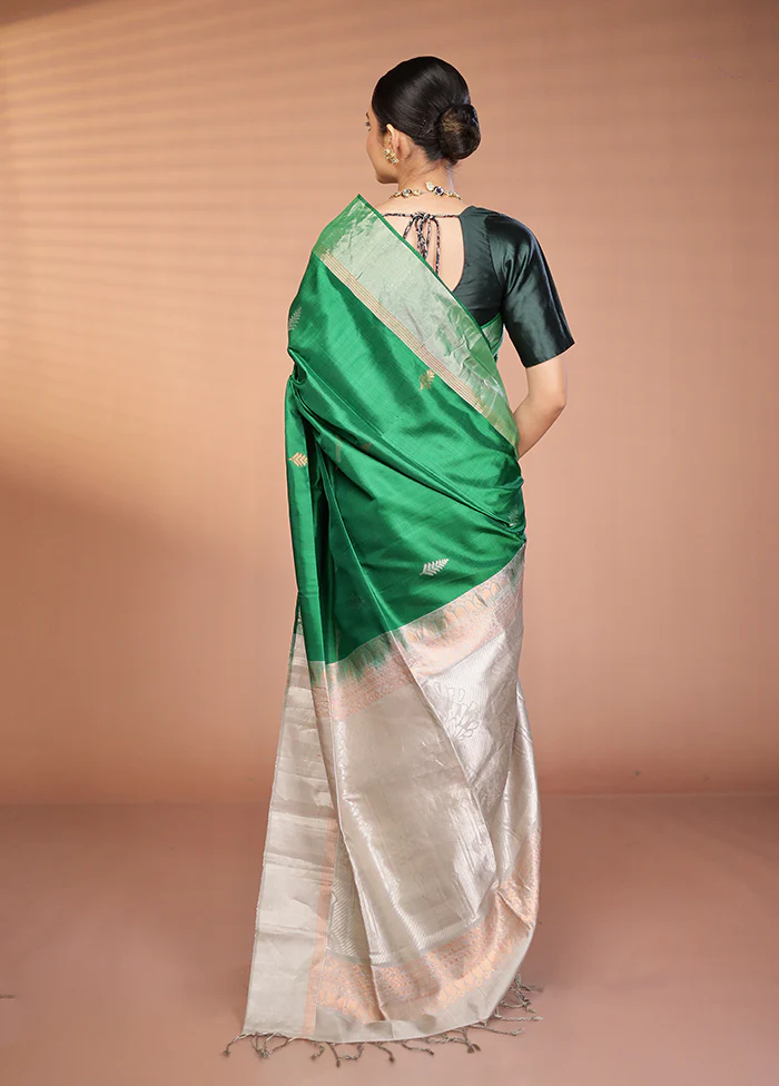 Green Handloom Kanchipuram Pure Silk Saree With Blouse Piece - Image 3