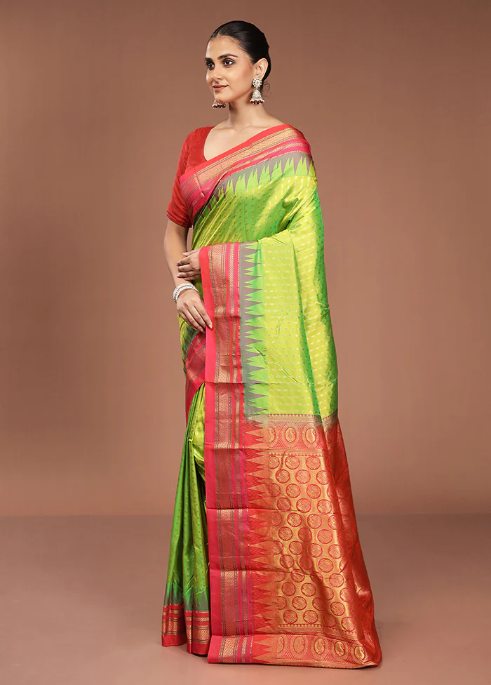 Green Handloom Kanchipuram Pure Silk Saree With Blouse Piece - Image 4