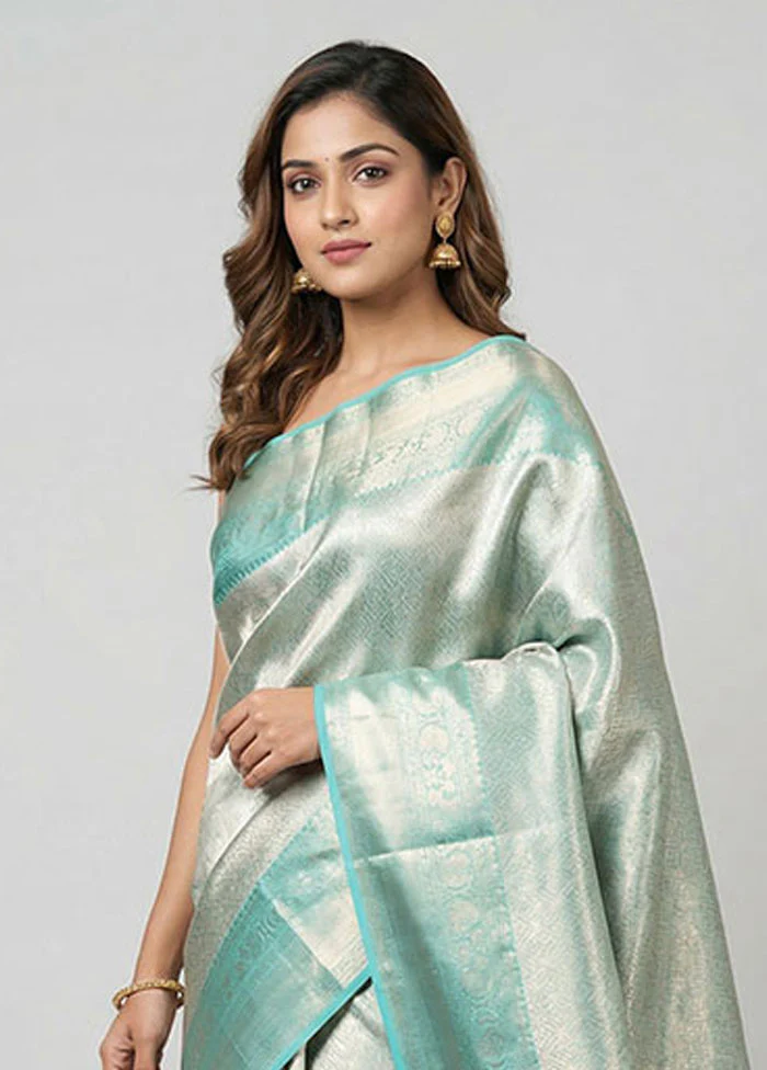 Green Handloom Kanchipuram Pure Silk Saree With Blouse Piece - Image 2