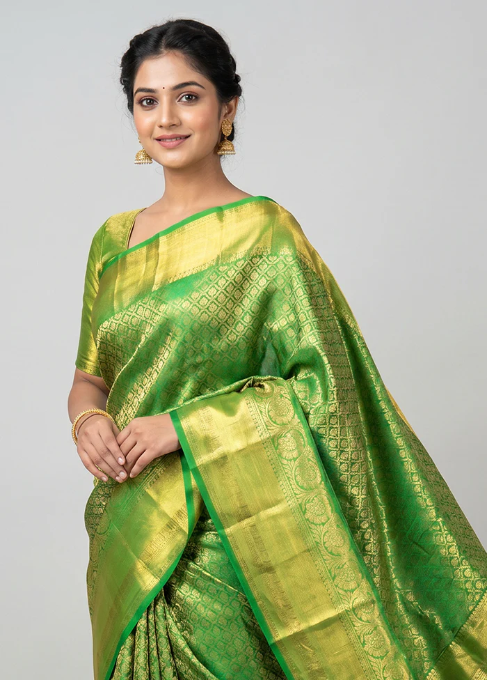 Green Handloom Kanchipuram Pure Silk Saree With Blouse Piece - Image 2