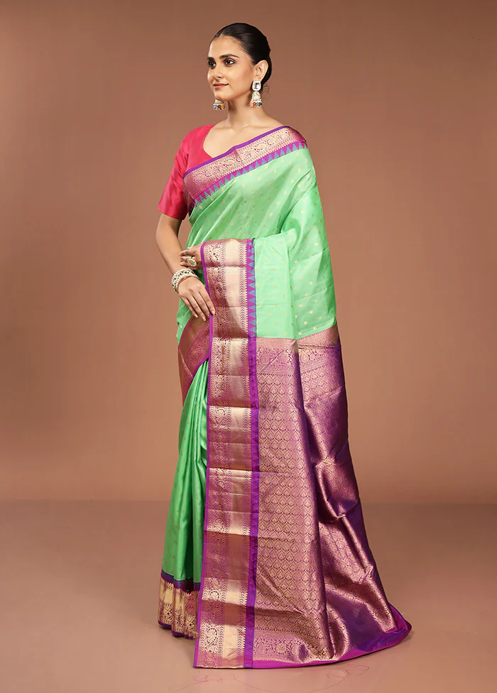 Green Handloom Kanchipuram Pure Silk Saree With Blouse Piece - Image 4