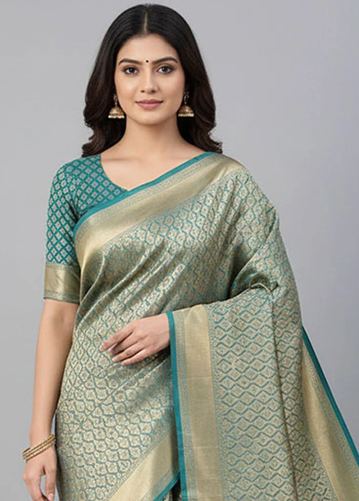 Green Handloom Kanchipuram Pure Silk Saree With Blouse Piece - Image 2
