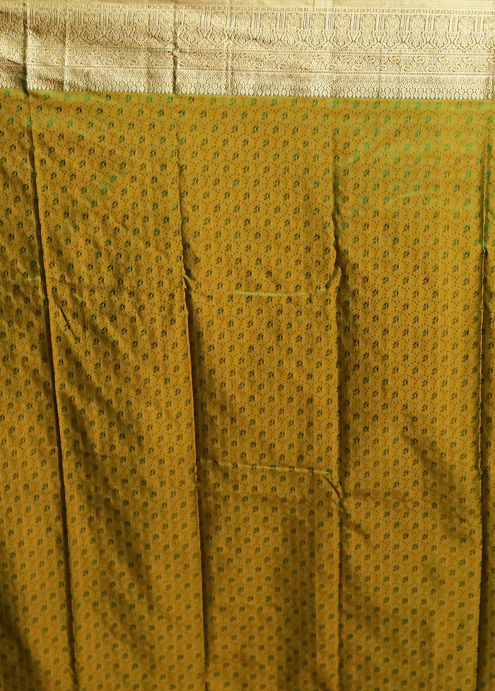 Green Handloom Kanchipuram Pure Silk Saree With Blouse Piece - Image 5