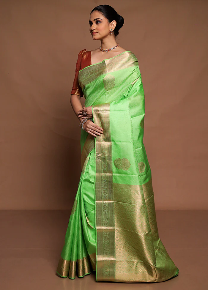 Green Handloom Kanchipuram Pure Silk Saree With Blouse Piece - Image 4