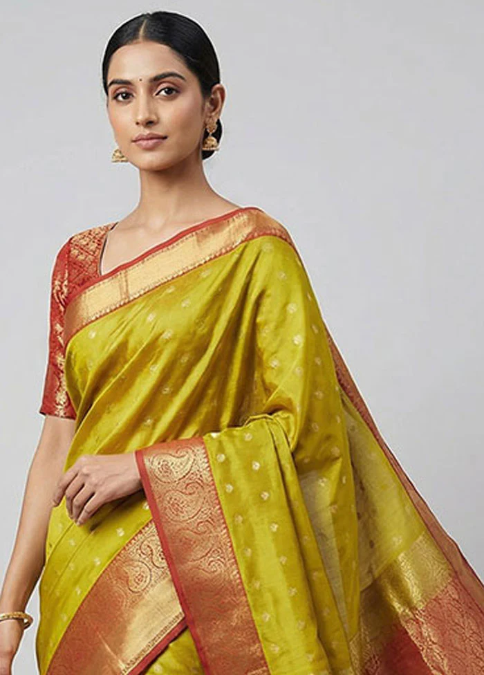 Green Handloom Kanchipuram Pure Silk Saree With Blouse Piece - Image 2