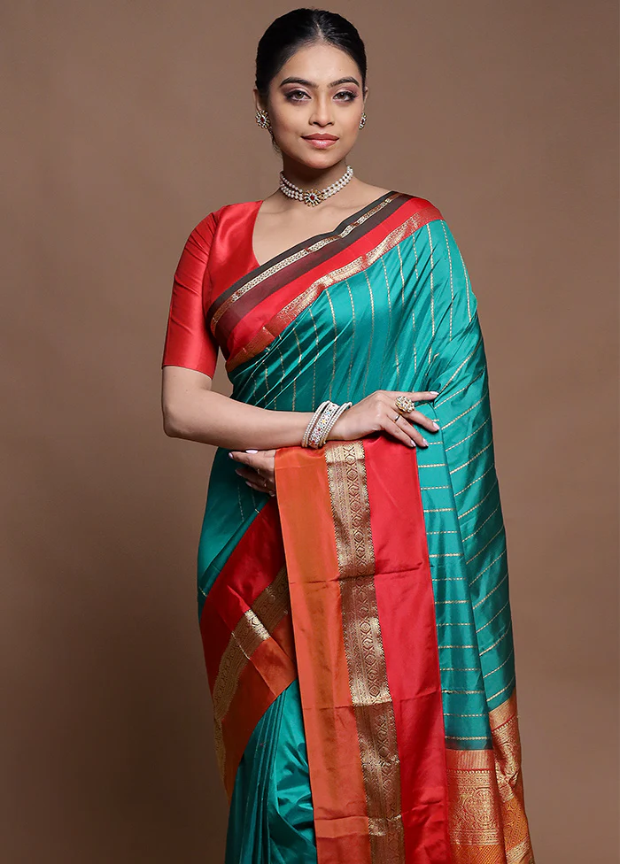 Green Handloom Kanchipuram Pure Silk Saree With Blouse Piece - Image 2